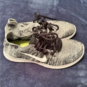 Lightly Worn Nike Free Run - W9